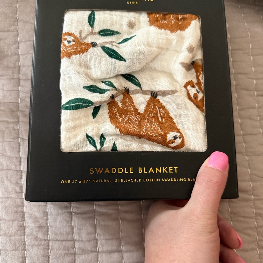 Sloth Print Muslin Swaddle Blanket - White, Brown, Green- NWT